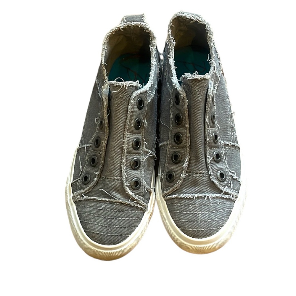 BLOWFISH MALIBU SLIP ON LACELESS DISTRESSED SNEAKERS GRAY SIZE 8